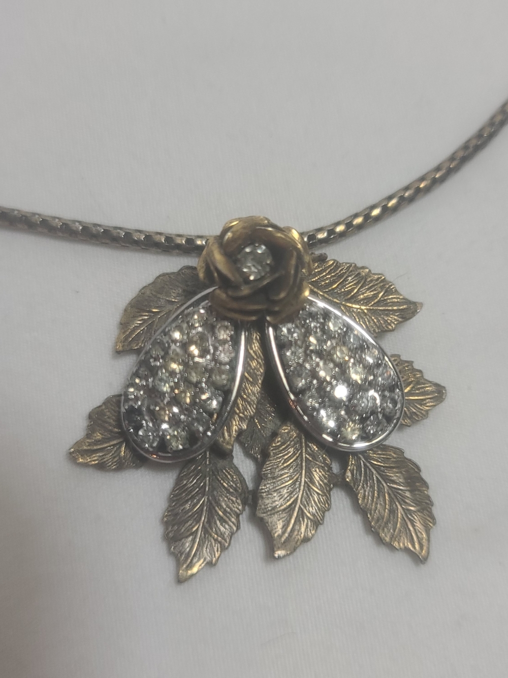 Vintage Gold-Tone Floral Leaf Pendant Necklace with Clear Crystal Accents